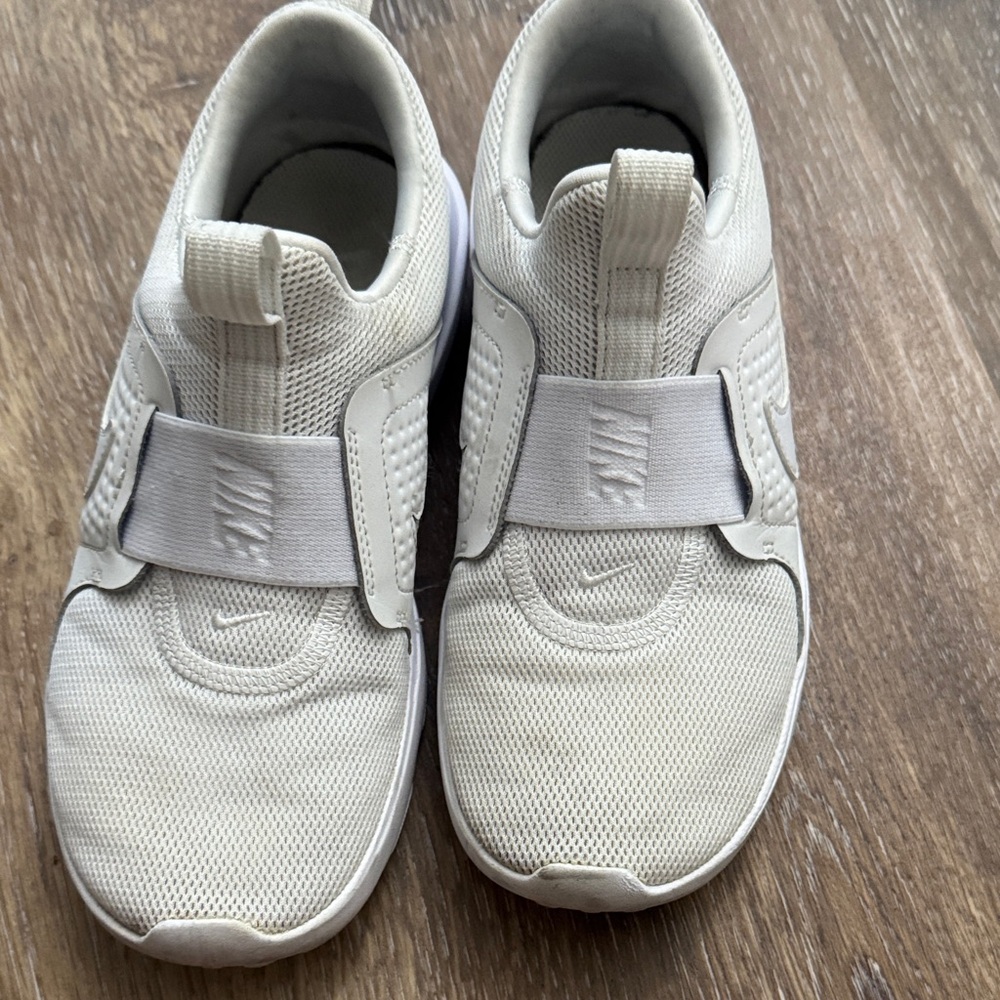 Nike Shoes Womens AD Comfort Athletic Slip On Low Sneaker